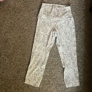 Lululemon align HR crop 21” size 6